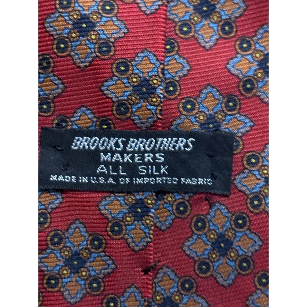Brooks Brothers Necktie Mens OS Red Excellent Silk Geometric Medallion USA Made
